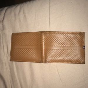 Tommy Hilfiger Men’s Genuine Leather Bifold Wallet